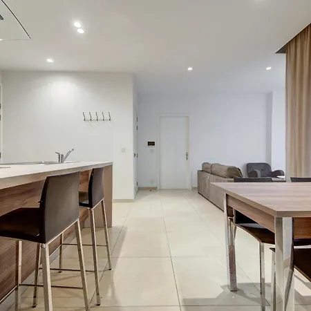 Stylish Suites, Wifi & Ac In By 360 Estates * Sliema