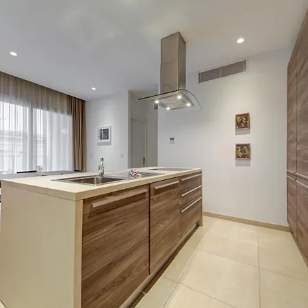 Appartement Stylish 2br With Balcony, Wifi & Ac In By 360 Estates Sliema