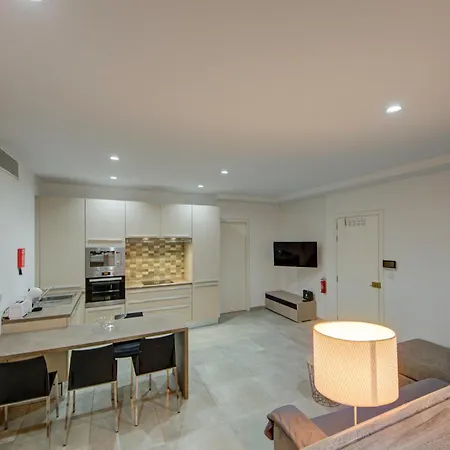 Stylish Suites, Wifi & Ac In By 360 Estates Apartamento