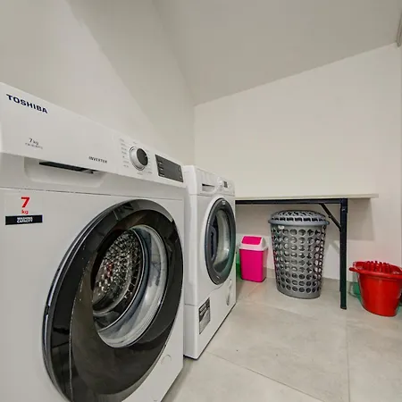 Stylish Suites, Wifi & Ac In By 360 Estates * Sliema