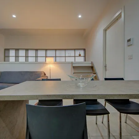 Appartement Stylish 2br With Balcony, Wifi & Ac In By 360 Estates