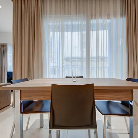 Stylish 2br With Balcony, Wifi & Ac In By 360 Estates Appartement Sliema