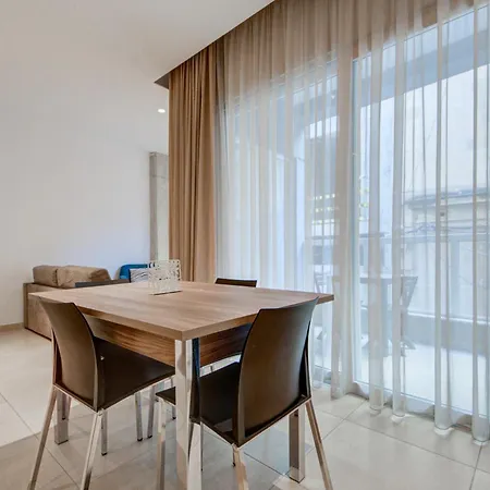 Appartement Stylish 2br With Balcony, Wifi & Ac In By 360 Estates