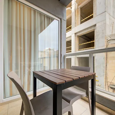 Apartment Stylish 2br With Balcony, Wifi & Ac In By 360 Estates Sliema