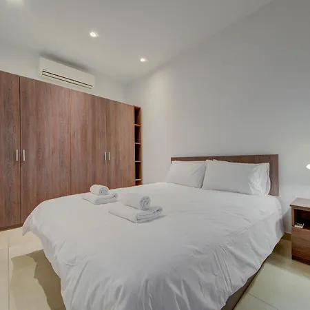 Stylish 2br With Balcony, Wifi & Ac In By 360 Estates * Sliema