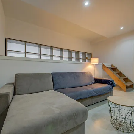 Апартаменты Stylish 2br With Balcony, Wifi & Ac In By 360 Estates *