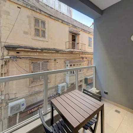 Stylish 2br With Balcony, Wifi & Ac In By 360 Estates Апартаменты *